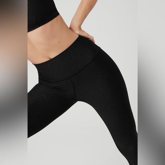 ALO Airlift High-Waist Leopard Debossed Legging🖤 - Picture 7 of 7
